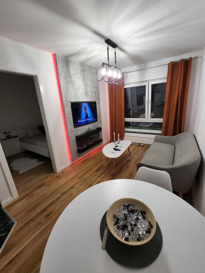 Apartman Park Lake トゥズラ エクステリア 写真