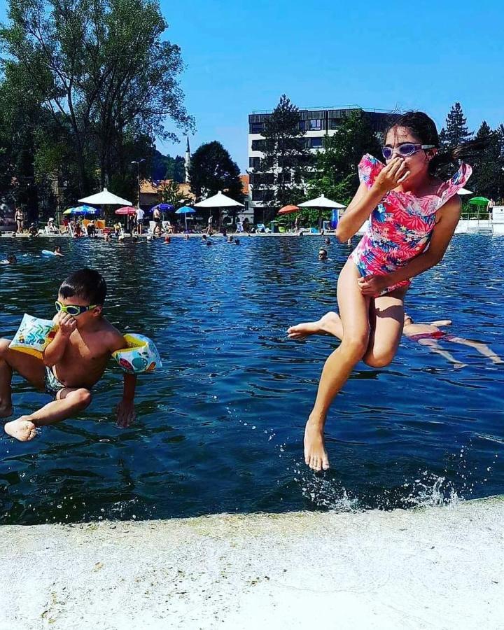 Apartman Park Lake トゥズラ エクステリア 写真